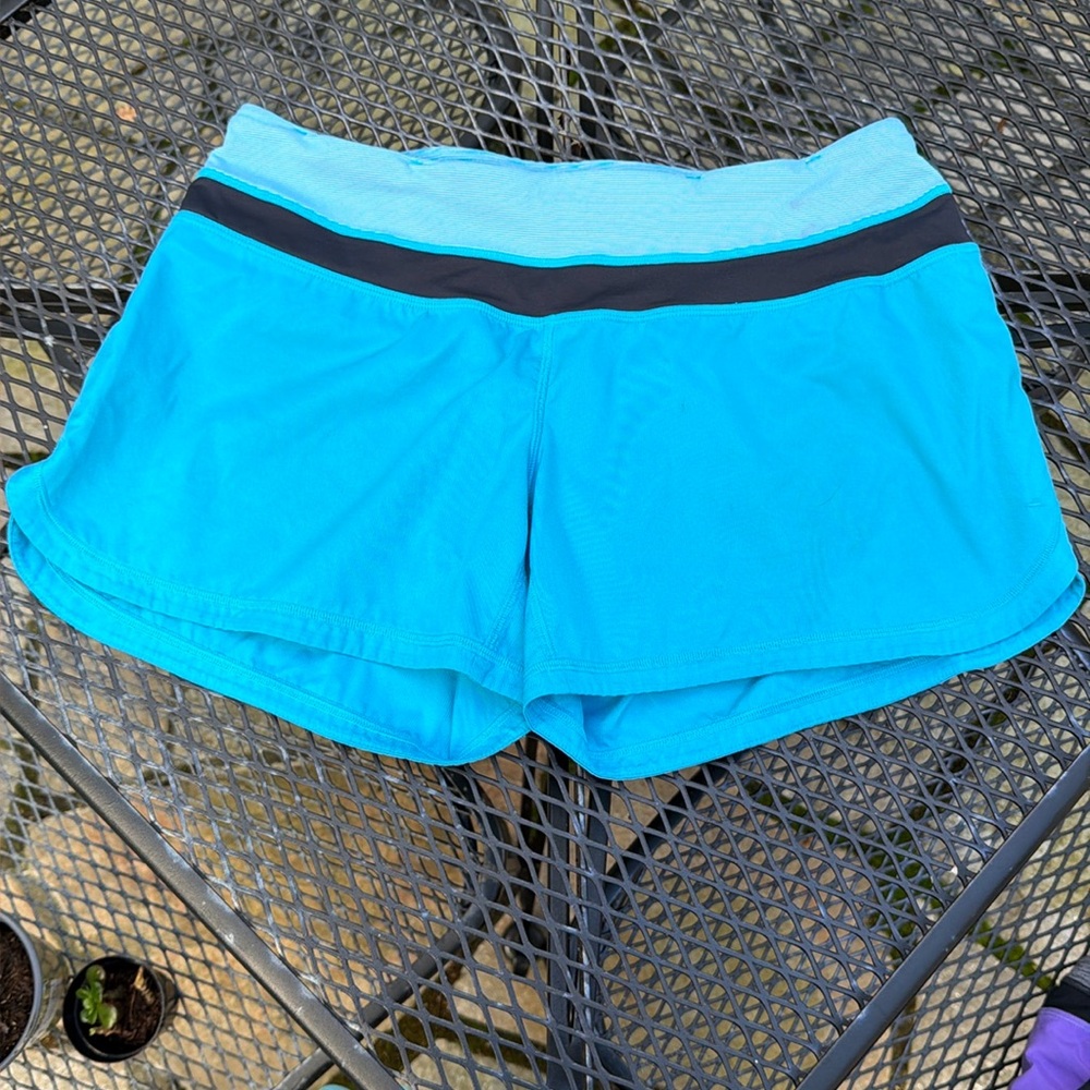 Lululemon running shorts sz 6